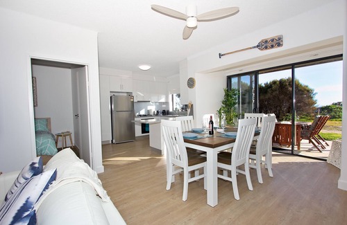 Semaphore Park Apartment | Absolute Oceanview Beachfront - Sandy Feet 🦶 1, Beach Stayz Semaphore