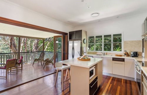 Ocean Shores House | Absolute River Front & Views - Close to beach and shops