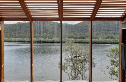 Gunderman House | Absolute waterfront home on the Hawkesbury River perfect for fishing & relaxing