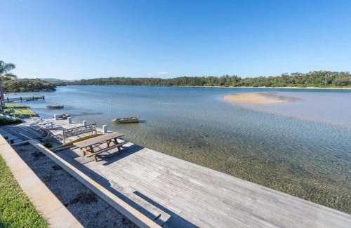 Minnamurra House | Absolute waterfront beach house