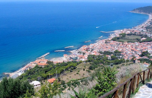 Policastro Bussentino Apartment | 'Absolutely great holiday home with a large garden near the beach'