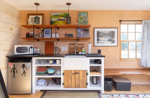 Montpelier Cottage | Absolutely Gorgeous Vermont Garden Cottage
