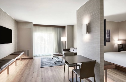 Camelback East Hotel | AC Hotel by Marriott Phoenix Biltmore