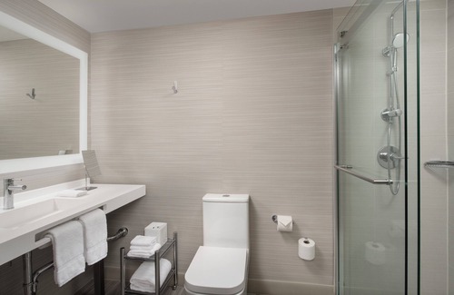 Lake Forest Hotel | AC Hotel by Marriott Portland Lake Oswego