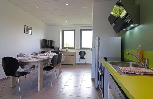 Lonlay-l'Abbaye Apartment | Accessible cottage for disabled, ideal for hikers and families