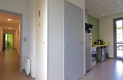 Lonlay-l'Abbaye Apartment | Accessible cottage for disabled, ideal for hikers and families