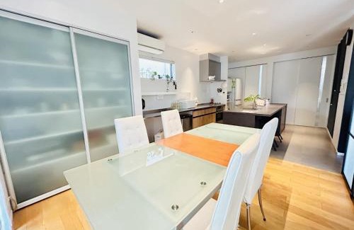 Hirakata House | Accessible Four-Bedroom House near Kuzuha Station!