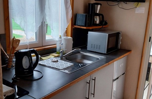 Saint-Martin-du-Fouilloux Ski Chalet | Accommodation (dories) in the form of a toue cabanée, pets welcome