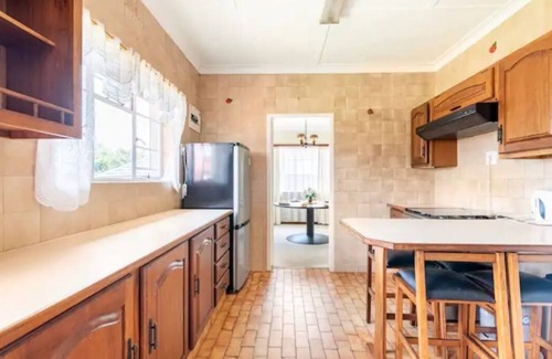 Greater Johannesburg Metropolitan Area House | Accommodation for families, business travellers and student accommodation. GREAT