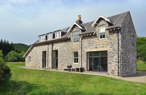 Tarbert House | Achaglachgach Stables