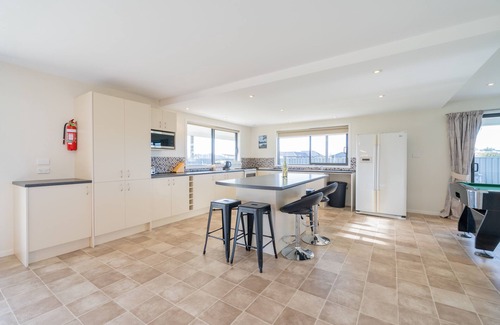 Te Anau House | Acheron Homestead - Te Anau Holiday Home