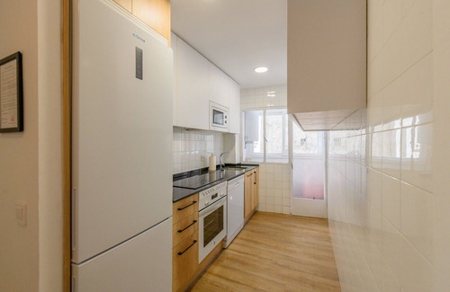 Casco Antiguo Bed & Breakfast | Acogedora habitación con cama doble cerca al Polideportivo Los Cantos en Alcorcón SAP35A