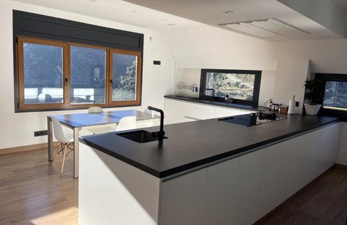 Sant Julia de Loria Apartment | Acojedor, nuevo y espacioso piso en Sant Julia de Loria