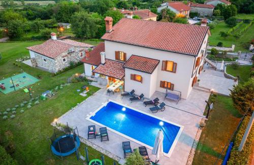 Purgarija Cepic Villa | Activity and familiy Villa Milena with heated pool