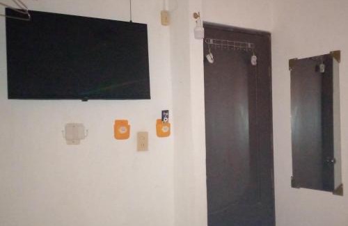 Guayaquil House | Acuarela del Rio H#3 Cerca Aeropuerto y Terminal Habitación privada con baño