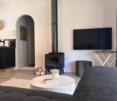 Talunga House | Adelaide Hills Farm Stay