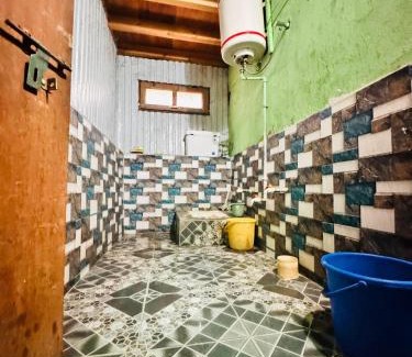 Srinagar House | Adil Paying Guest house