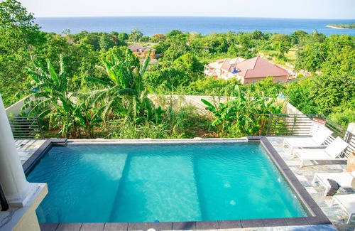 Salt Gut Villa | Adina View: Oceanview 8BR with Pool, WiFi, Gym, Jacuzzi, Chef, AC & Backyard BBQ