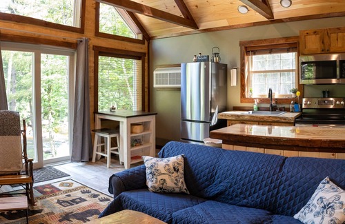 Glenfield Cabin | Adirondack Log Cabin on Scenic Waterfront Natural Soaking Pool