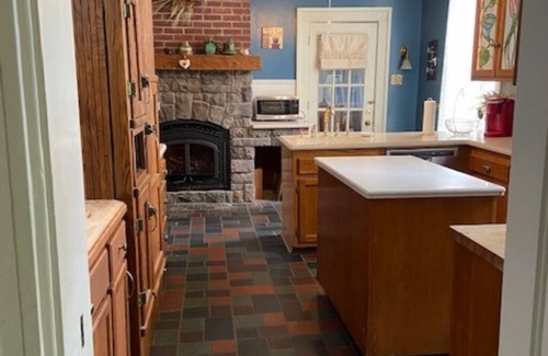 Gloversville House | ADIRONDACK MANSION w/Heated INGROUND POOL & Game Room! 45-60 min to Saratoga!