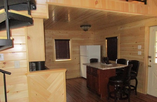 Branchport Cabin | Adirondack Style Lodge - Minutes from Keuka Lake, Wineries.