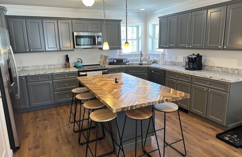 Saranac Cottage | ADK cottage with Mountain Views