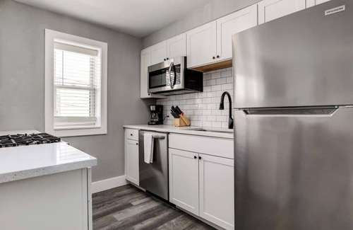Country Club Plaza Area Apartment | Adorable 1 Bdrm Condo On The Plaza 48