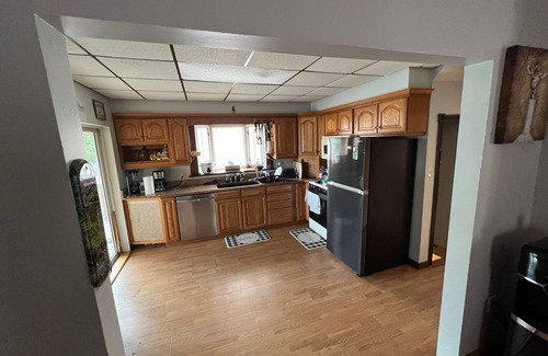 Scranton House | Adorable 6b/2bath in scanton Pa. 20 mnts to Kalahari water park and poconos & mo