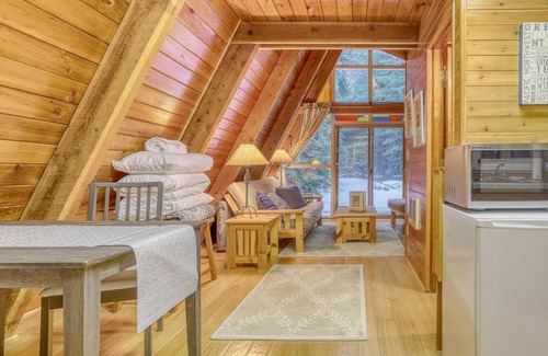 Rhododendron Cabin | Adorable A-Frame of Mind Retreat for quiet romantic getaways
