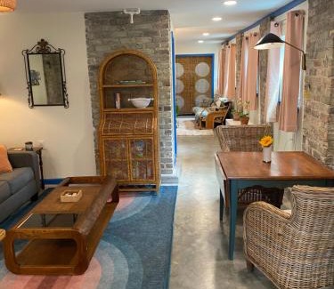 Bayou St. John Apartment | Adorable Artsy Apartment