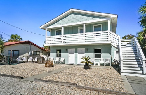Laguna Beach Estates House | Adorable Beach Cottages by Panhandle Getaways