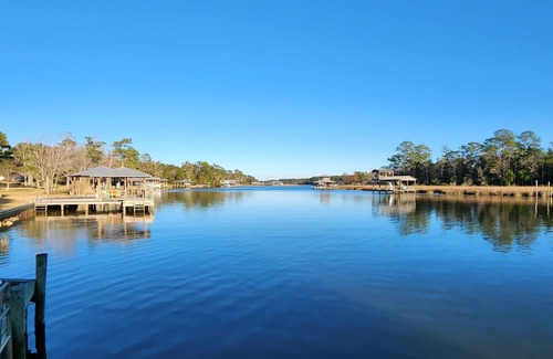 Foley Cottage | Adorable cottage on beautiful Magnolia River- minutes to Fairhope & the beaches!