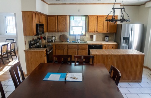 Milford House | Adorable Cottage on the Edge of the National Forest and Trails and Walk to Town