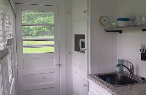 Lakeview Cottage | Adorable Cottage Townline Lake Paradise. Boat Kayak Fish (Lots!) BBQ Relax Swim