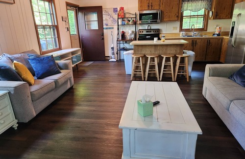 Blue Water House | Adorable lake access bungalow w/obstacle course,firepit &more-Walk to the lake!