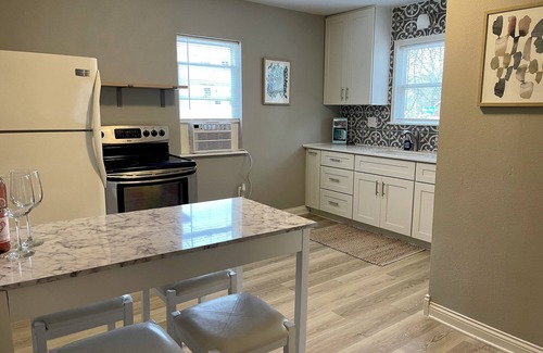 Clear Lake Cottage | Adorable little beach house by the Surf Ballroom!