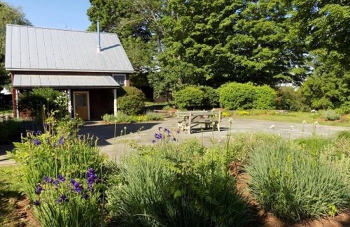 Pine Plains Apartment | Adorable secret hideaway