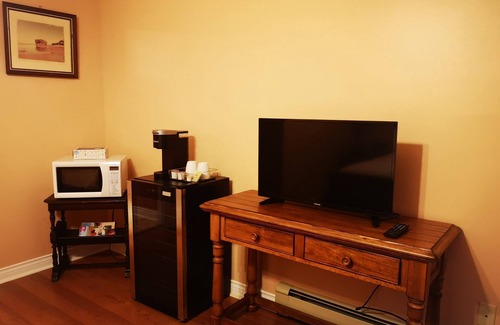 North Rustico Apartment | Adorable waterfront 1-bedroom place with BBQ grill