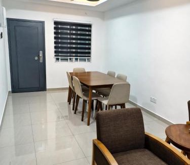 Pulai House | Adra Homestay UTM Taman Sri Pulai