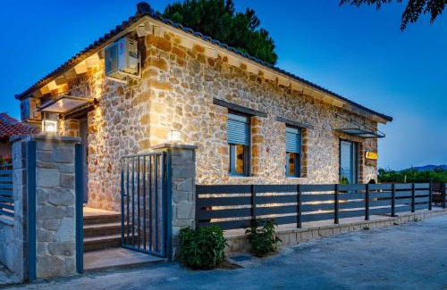 Drepano House | ADRIAN'S LUXURY APARTMENTS 2