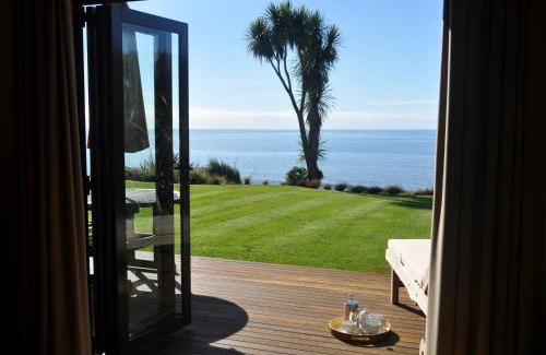 Parapara Resort | Adrift In Golden Bay- Absolute Beachfront Villas