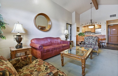 Midway Villa | Adventure Hub~Backcountry Ski|Snowmobile|Scuba Diving Villa 3022-1