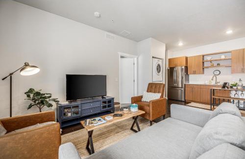 Traverse City House | Adventure Seeker’s Escape Downtown Bikes AC