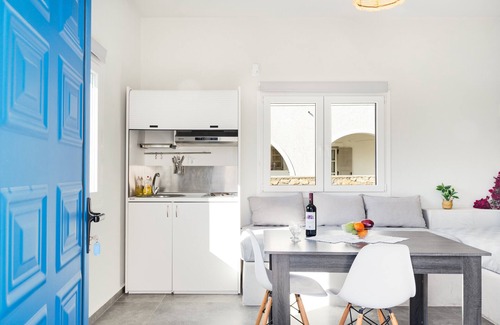 Perissa Apartment | Aegean Blue Santorini Perissa II near the beach with Private Terrace & Wi-Fi
