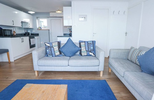 Llandanwg Cottage | AEL Y DON, pet friendly, country holiday cottage in Llandanwg