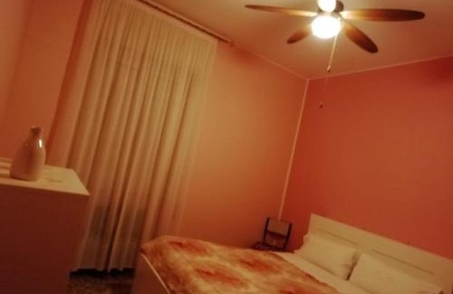 Azzano San Paolo Bed & Breakfast | Aeroporto room