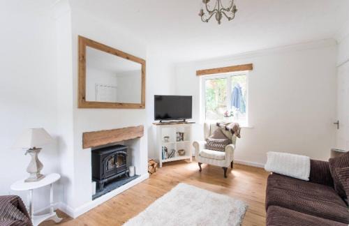 Port Talbot House | Afan Forest House - Private doubles or Twin options!
