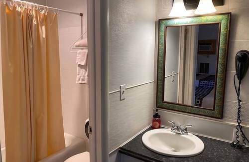 Fairview Hotel | Affordability Meets Comfort at Knights Inn Fairview! 4 Great Units, Free Parking