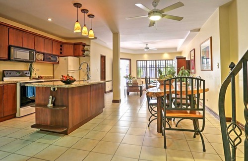 Puntarenas Villa | Affordable 5 star Villa - Steps from the Beach - Breakfast included