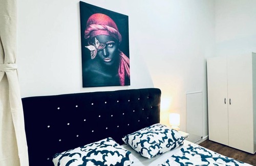 Liesing Apartment | Affordable 5BR Apartment; Near Atzgersdorf Park